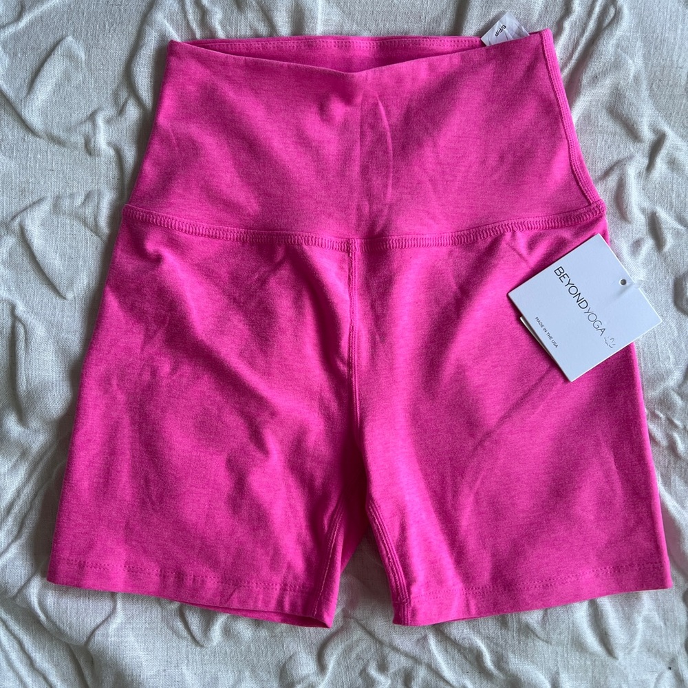 Beyond Yoga 5” Biker Shorts in hot pink